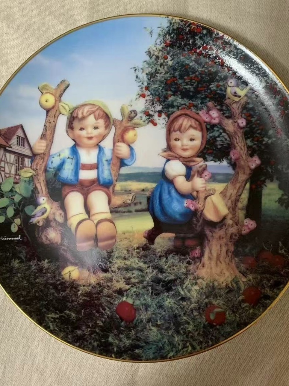 2 pieces. Decorating plates, MJ Hummel, Favorite Pet , Apple Tree Boy & Girl